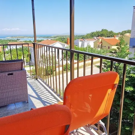 Lela Apartamento Ližnjan