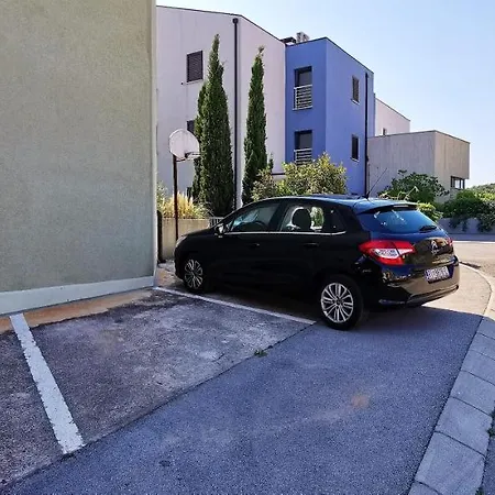 Apartman Lela *