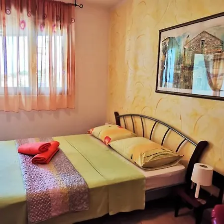 Apartment Lela Ližnjan