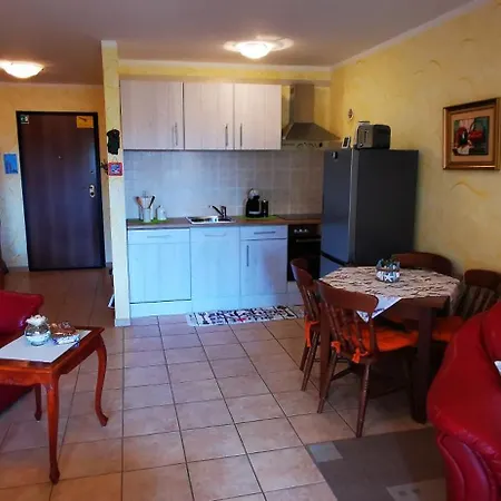 Lela Apartman *
