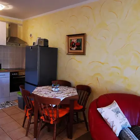 Lela Apartman Liznjan