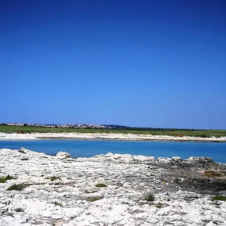 Lela شقة Ližnjan